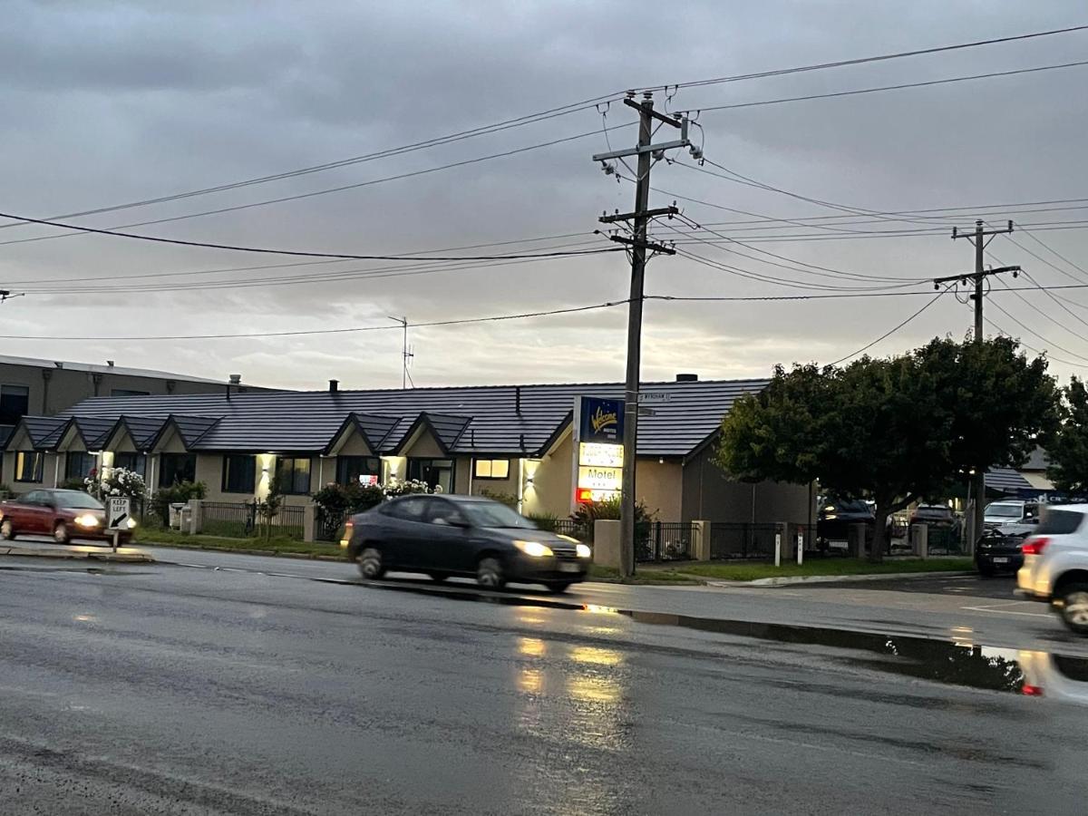Shepparton Motor Inn Tudor House Motel Екстериор снимка
