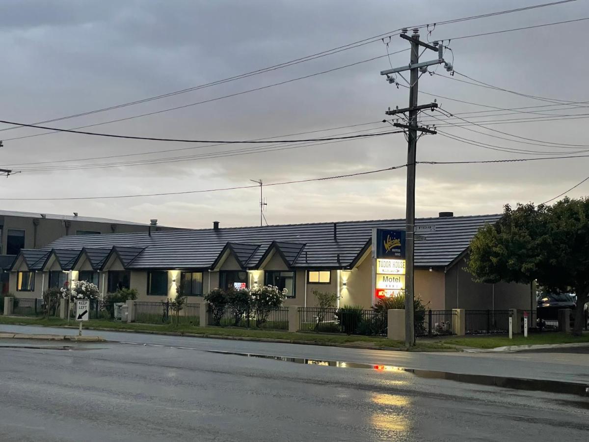 Shepparton Motor Inn Tudor House Motel Екстериор снимка