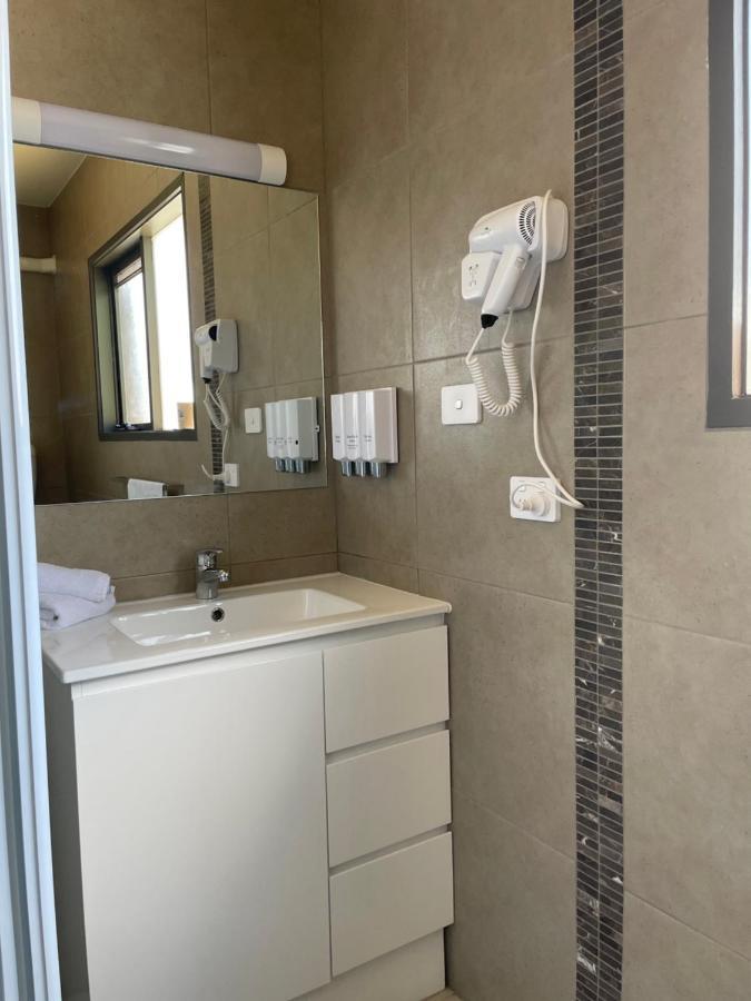 Shepparton Motor Inn Tudor House Motel Екстериор снимка