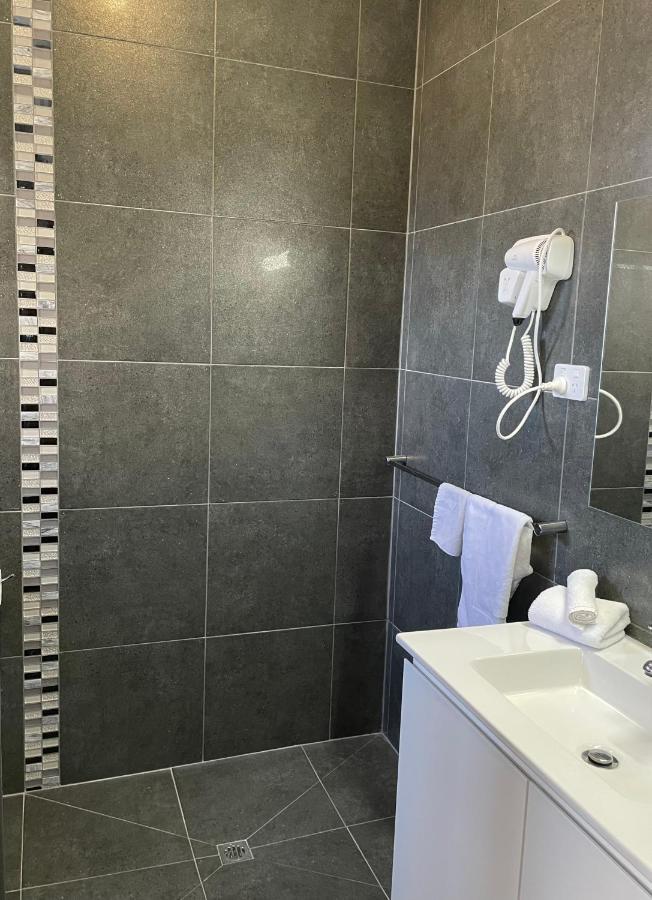 Shepparton Motor Inn Tudor House Motel Екстериор снимка