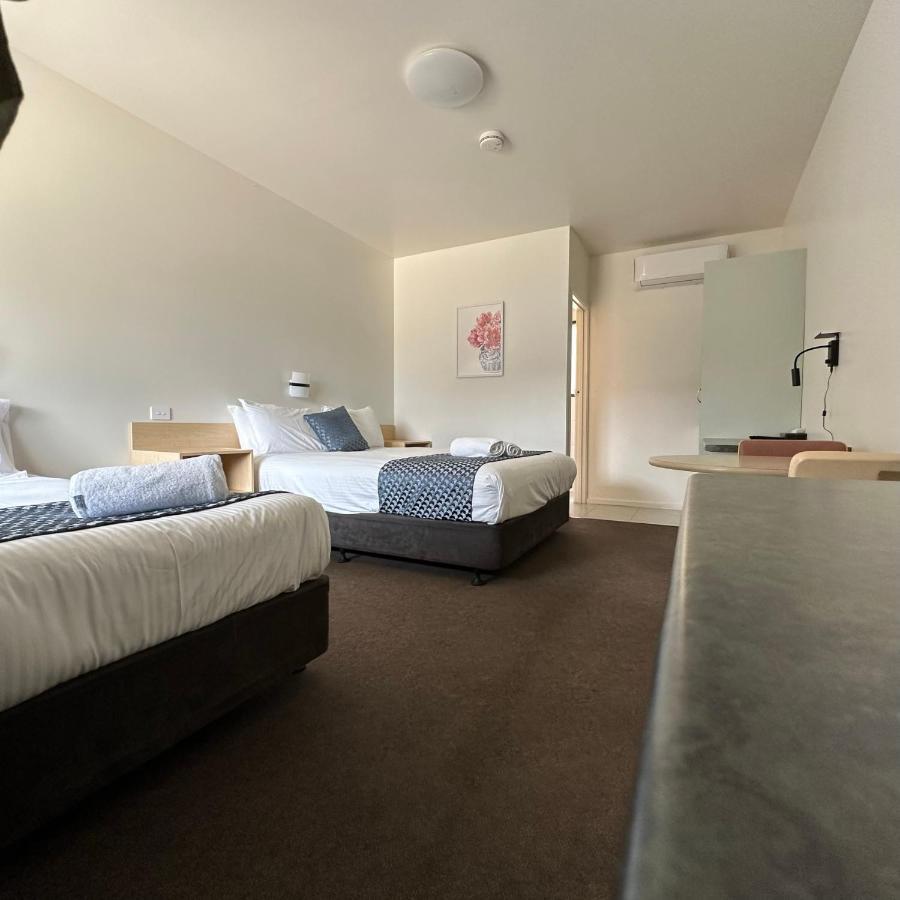 Shepparton Motor Inn Tudor House Motel Екстериор снимка