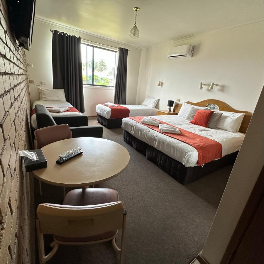 Shepparton Motor Inn Tudor House Motel Екстериор снимка