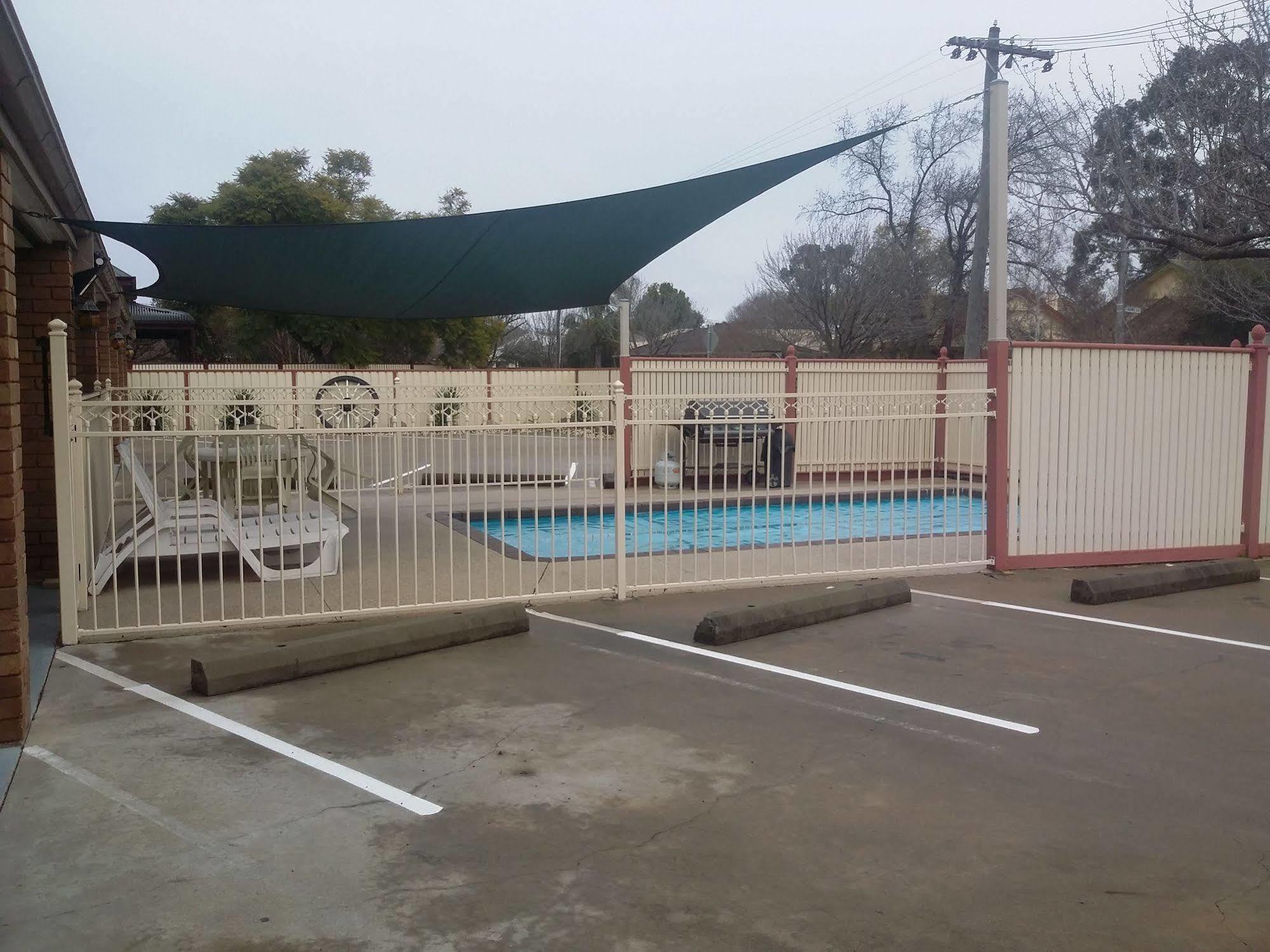 Shepparton Motor Inn Tudor House Motel Екстериор снимка