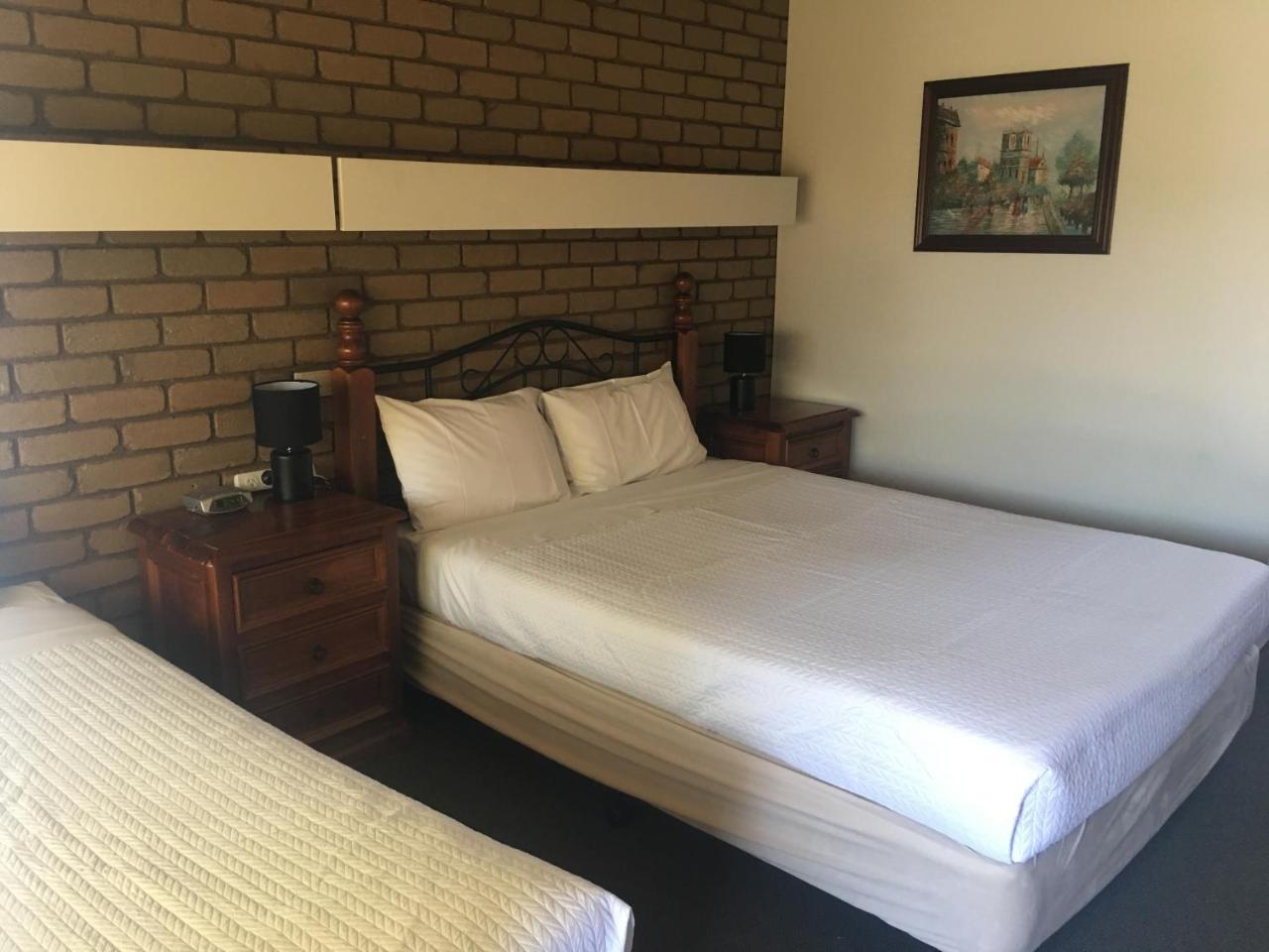 Shepparton Motor Inn Tudor House Motel Екстериор снимка
