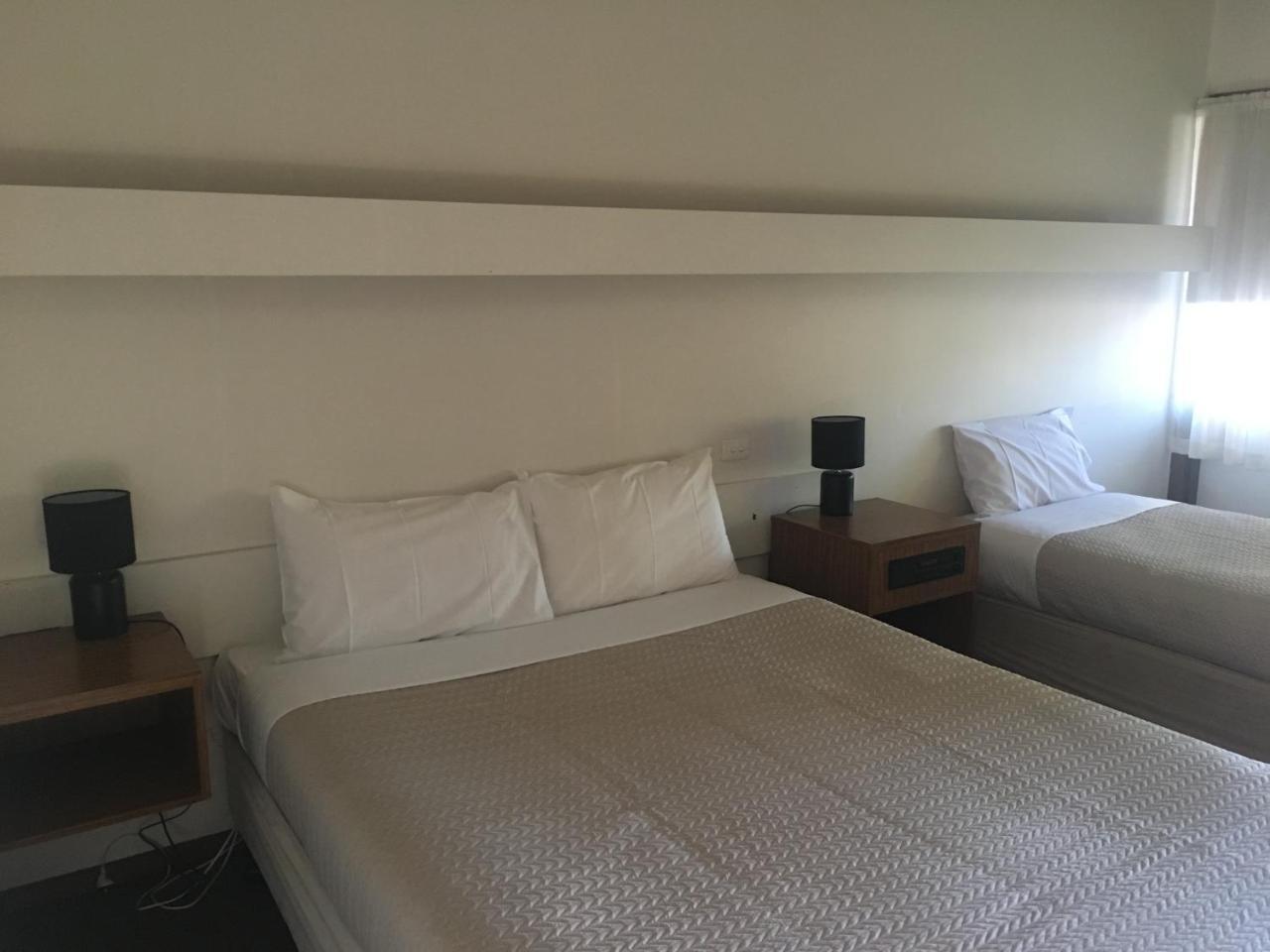 Shepparton Motor Inn Tudor House Motel Екстериор снимка